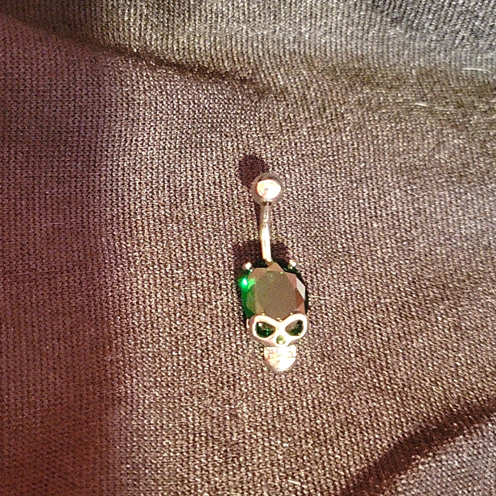 🆕️ Skull Belly Button Ring Inlaid Shiny Zircon "Halloween"  Silver Green